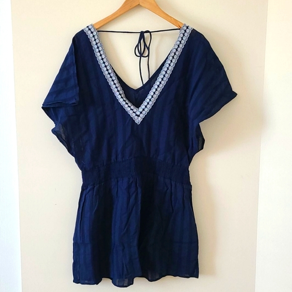 Swimsuit coverup - Picture 2 of 4